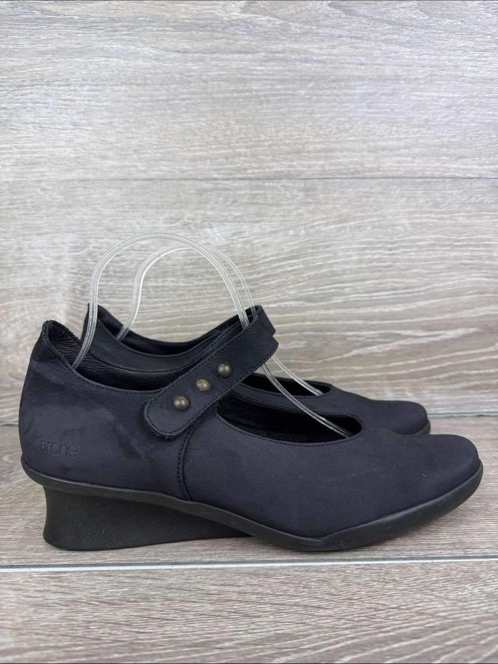 Arche Women’s Sz 9/EU 40 Black Leather Alt Closure Rivets Mary Jane Wedge Loafer